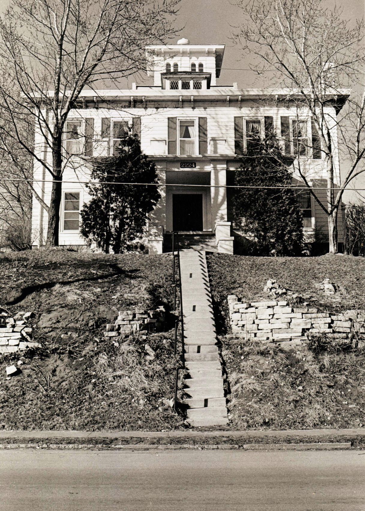 19810224 -- East Village Mansion